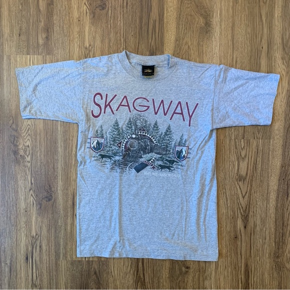 Skagway grey nature and animal Graphic T-Shirt - Picture 1 of 3